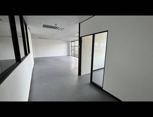 BUSINESS PROPERTY TO RENT IN PAARDEN EILAND